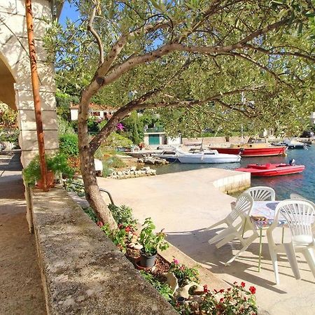 Apartmans And Rooms Dunjini Dvori Korčula Exterior foto