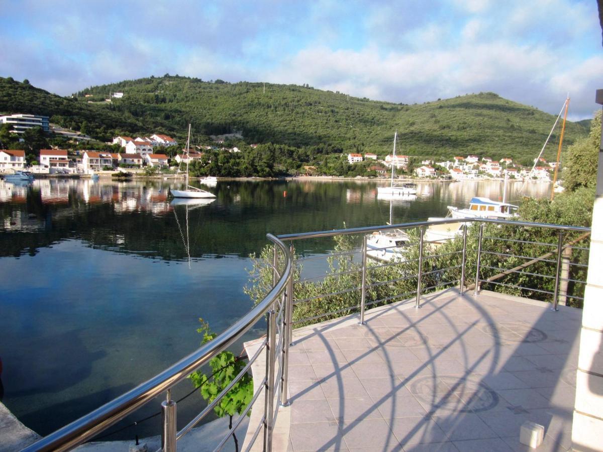 Apartmans And Rooms Dunjini Dvori Korčula Exterior foto